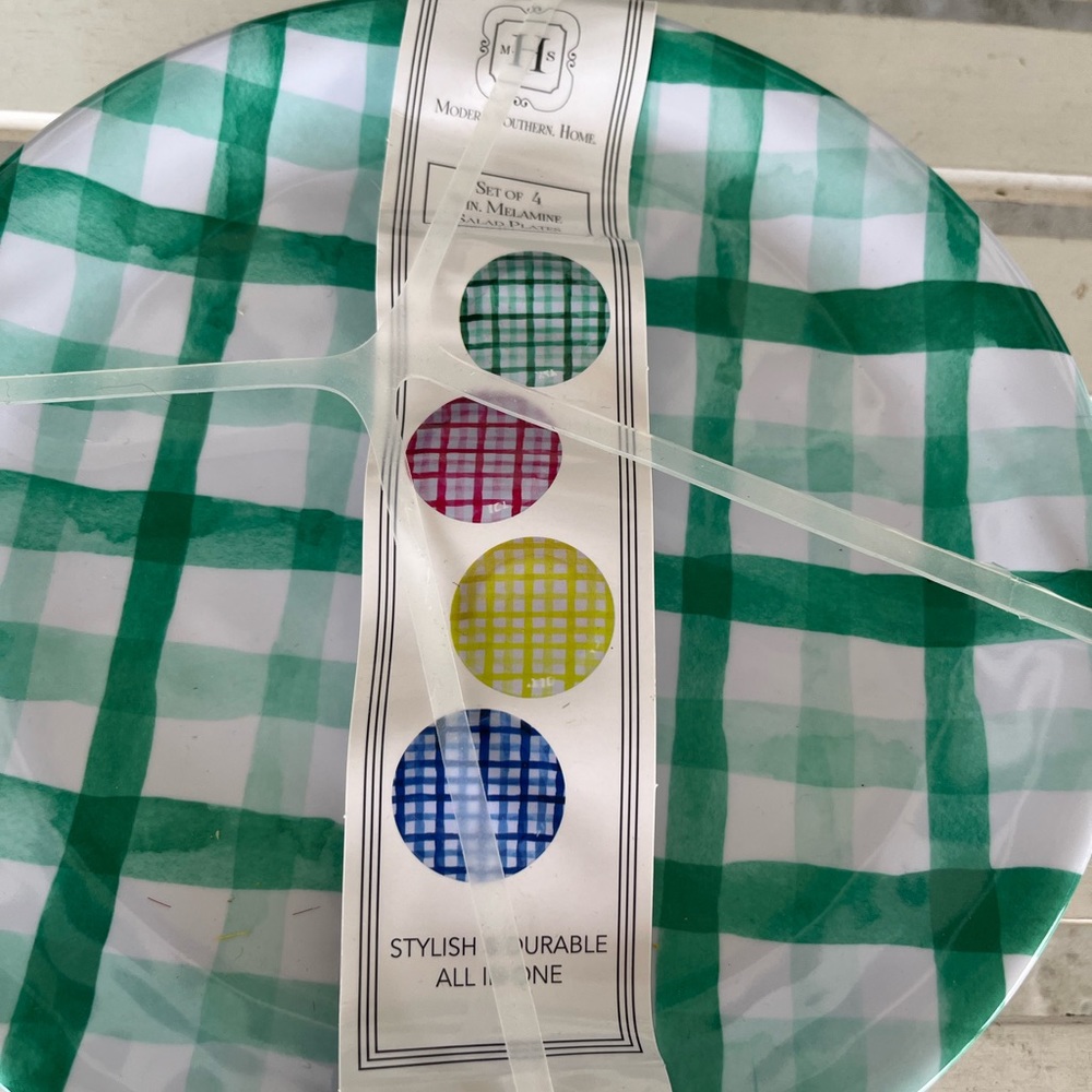 GINGHAM MELAMINE 4 SALAD PLATES BUFFALO PLAID TABLEWARE CHRISTMAS